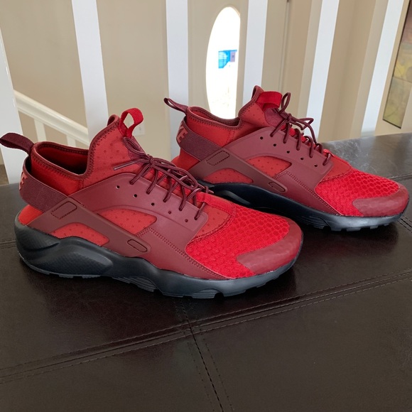 nike air huarache run ultra red